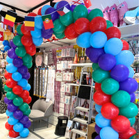 ARCHE DE BALLONS LATEX – SPIRALE OU DOMINO (2 À 4 COULEURS)