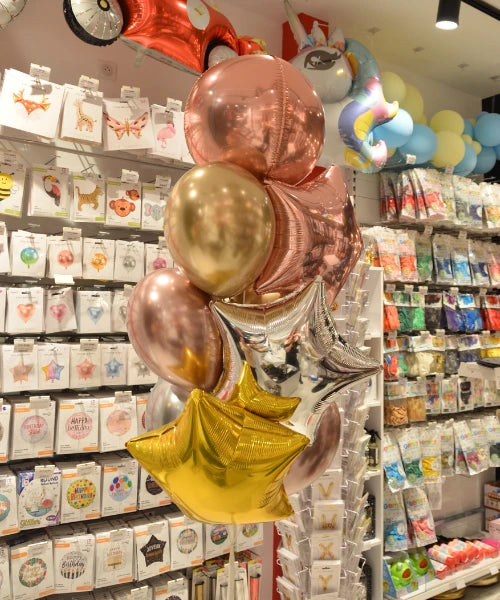 Bouquet de ballons aluminium et latex métallisées avec étoiles or et argent pour anniversaire ou mariage