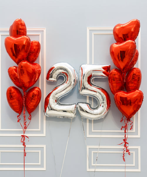 SET-UP : CHIFFRES HÉLIUM + 2 BOUQUETS DE BALLONS CŒUR